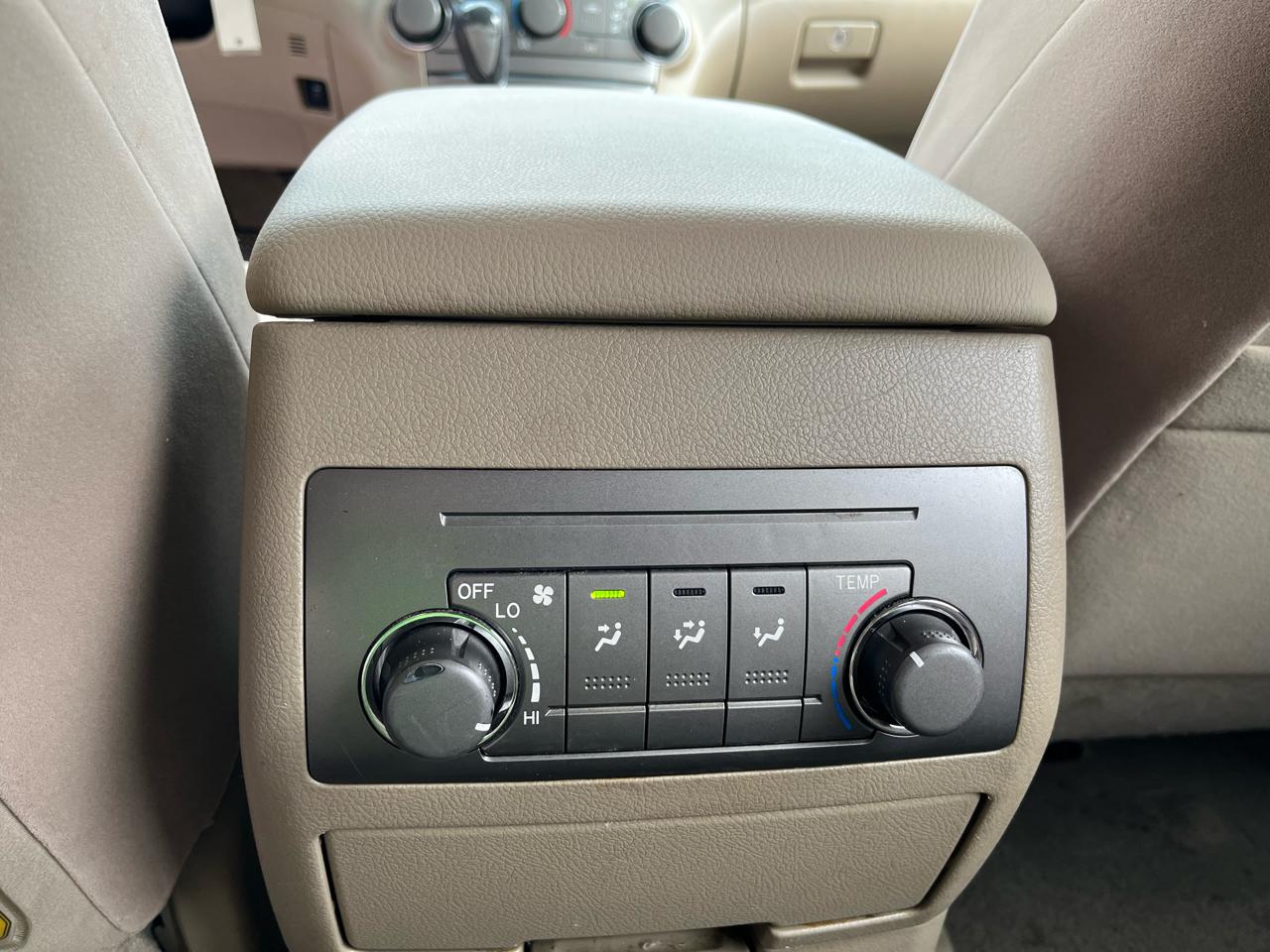 Toyota Highlander Base 4WD 2009
