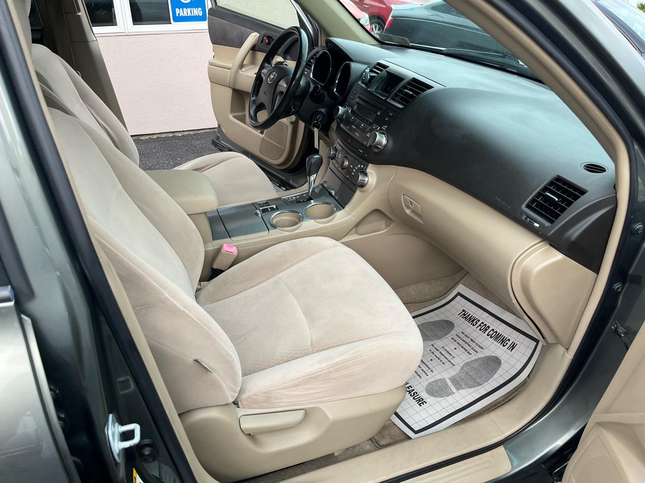 Toyota Highlander Base 4WD 2009