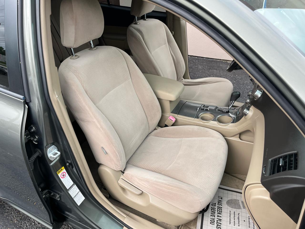 Toyota Highlander Base 4WD 2009
