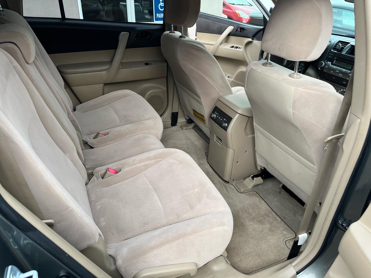 Toyota Highlander Base 4WD 2009