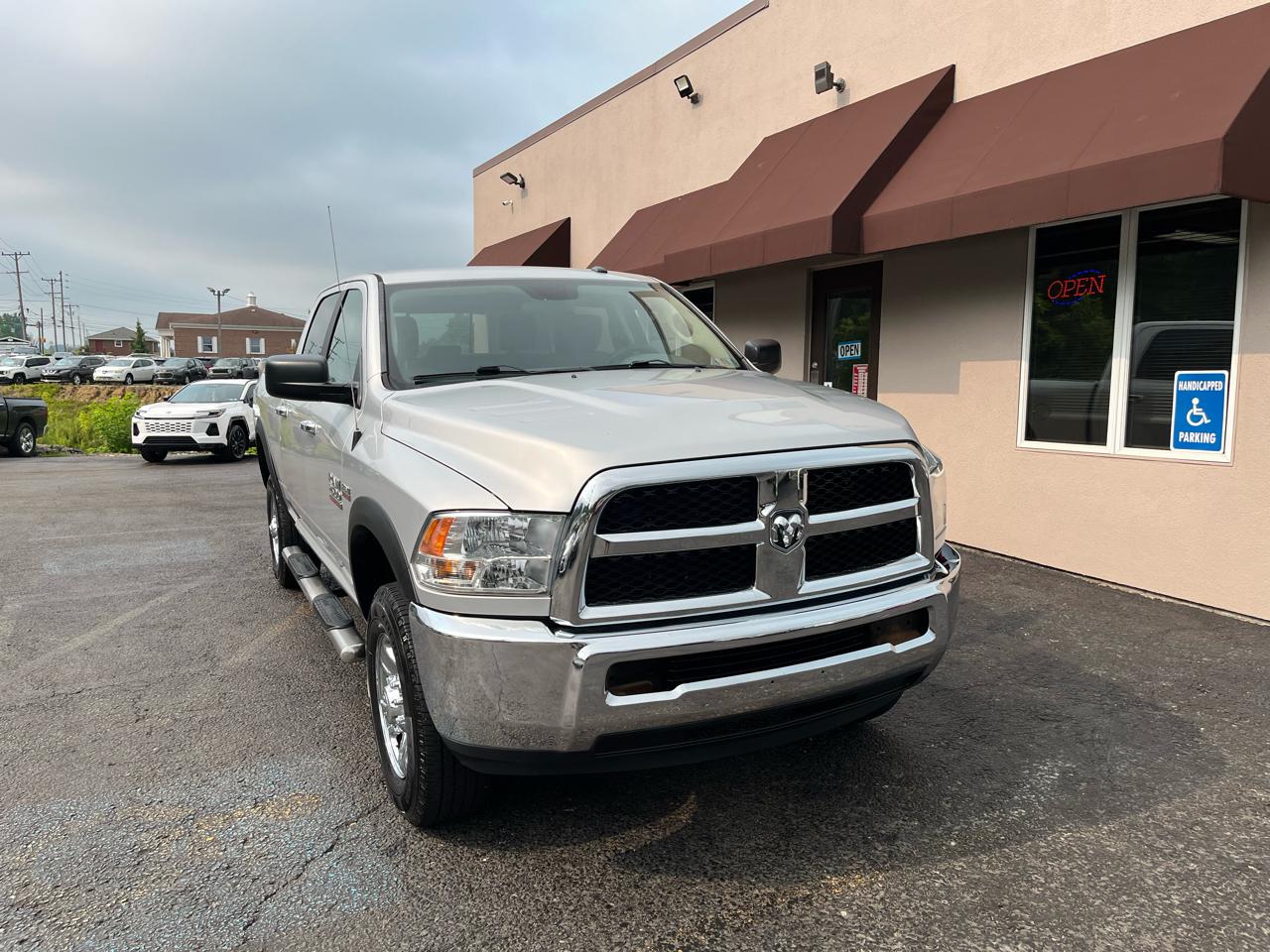 RAM 2500 SLT Crew Cab SWB 4WD 2017