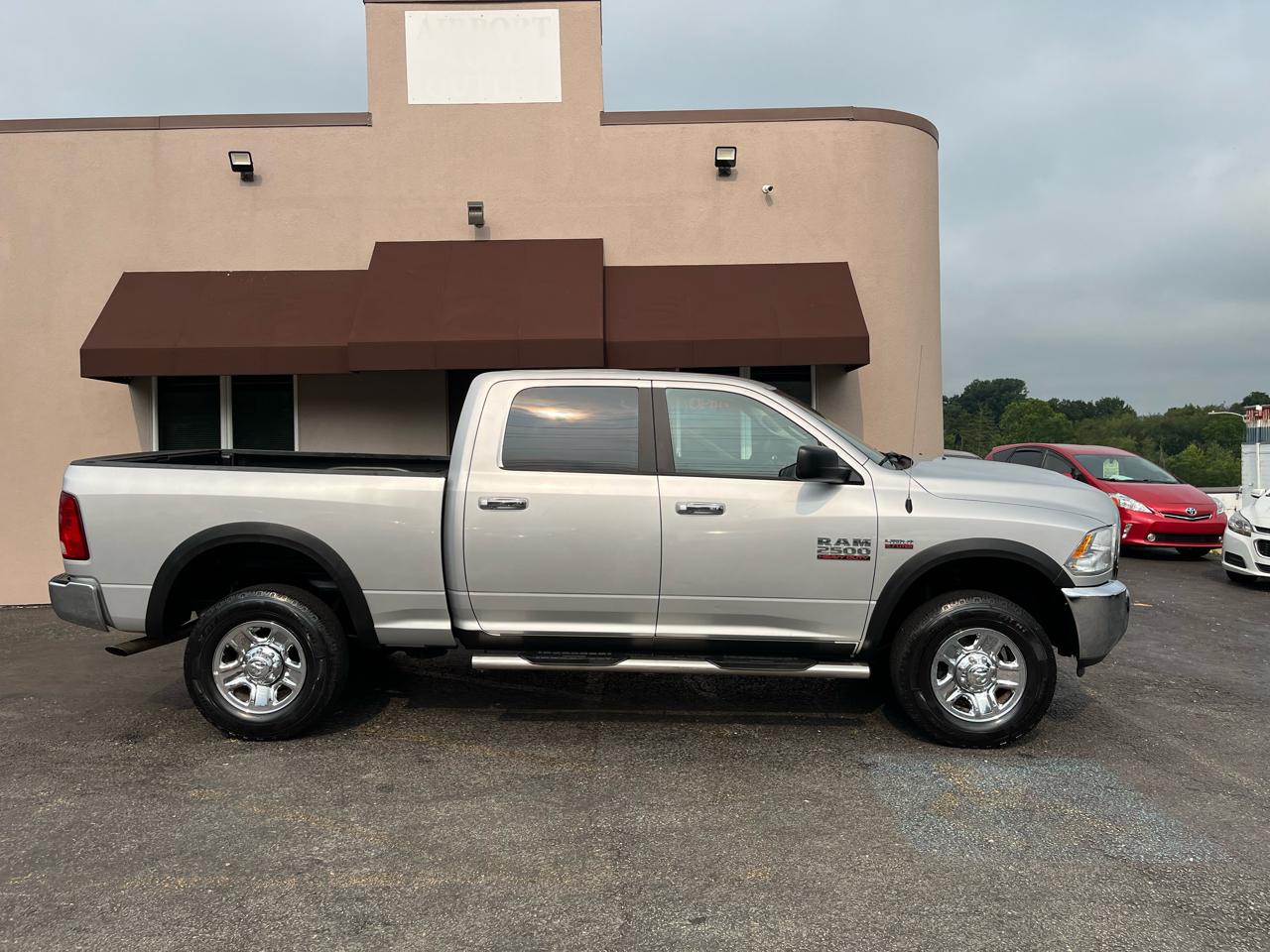 RAM 2500 SLT Crew Cab SWB 4WD 2017