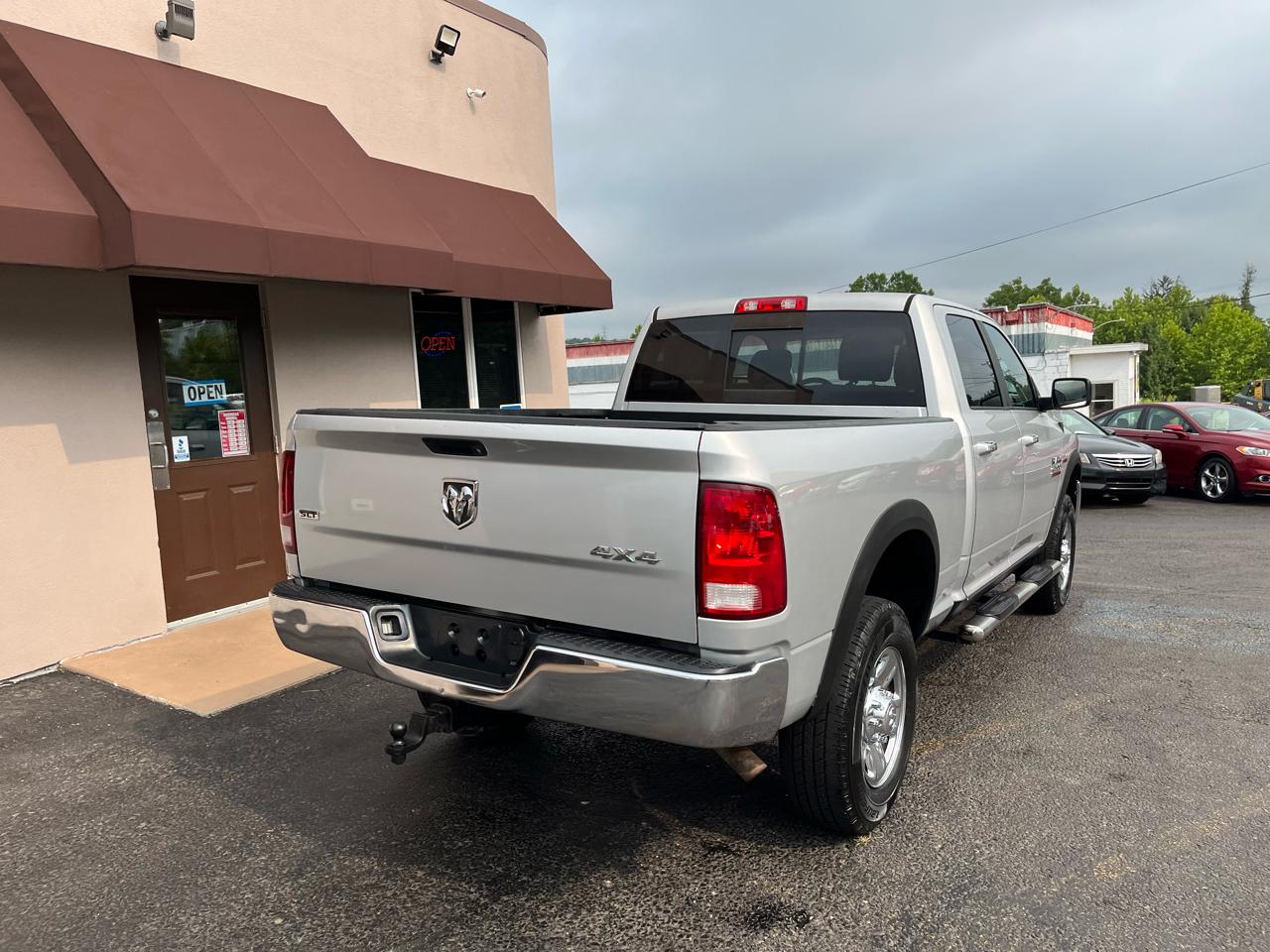 RAM 2500 SLT Crew Cab SWB 4WD 2017