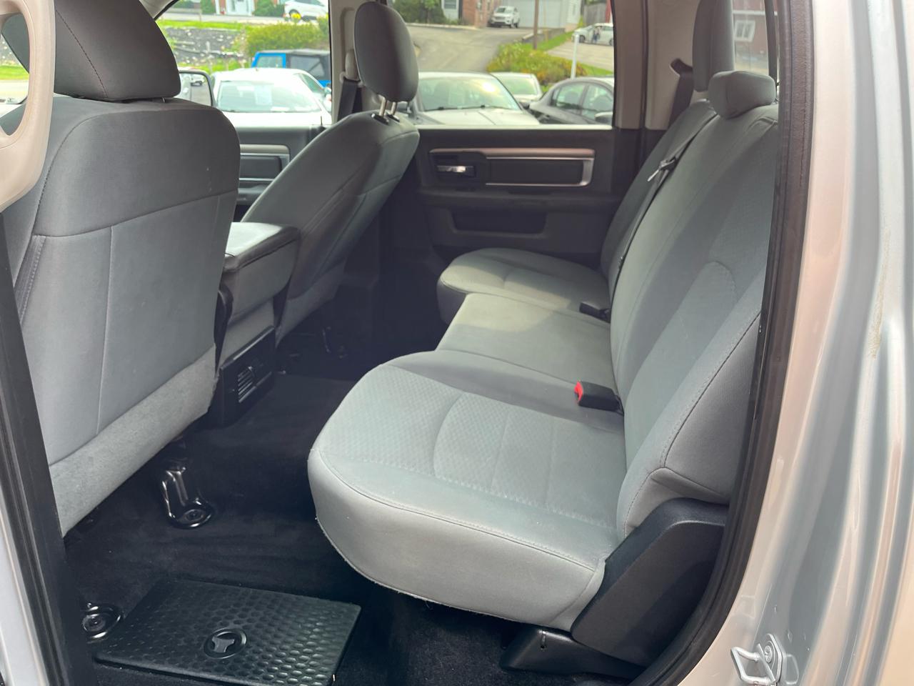 RAM 2500 SLT Crew Cab SWB 4WD 2017
