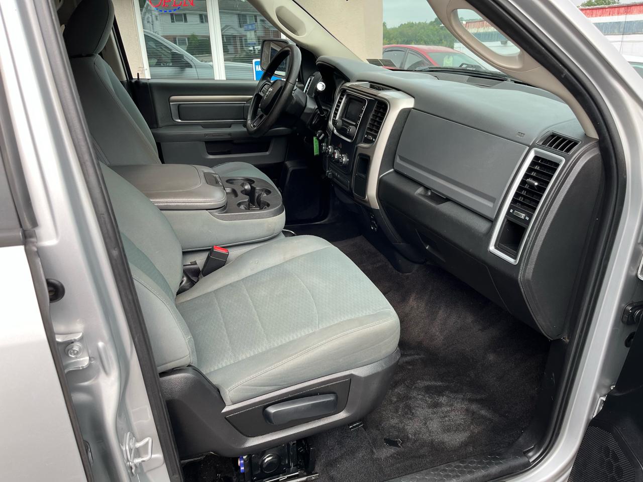 RAM 2500 SLT Crew Cab SWB 4WD 2017