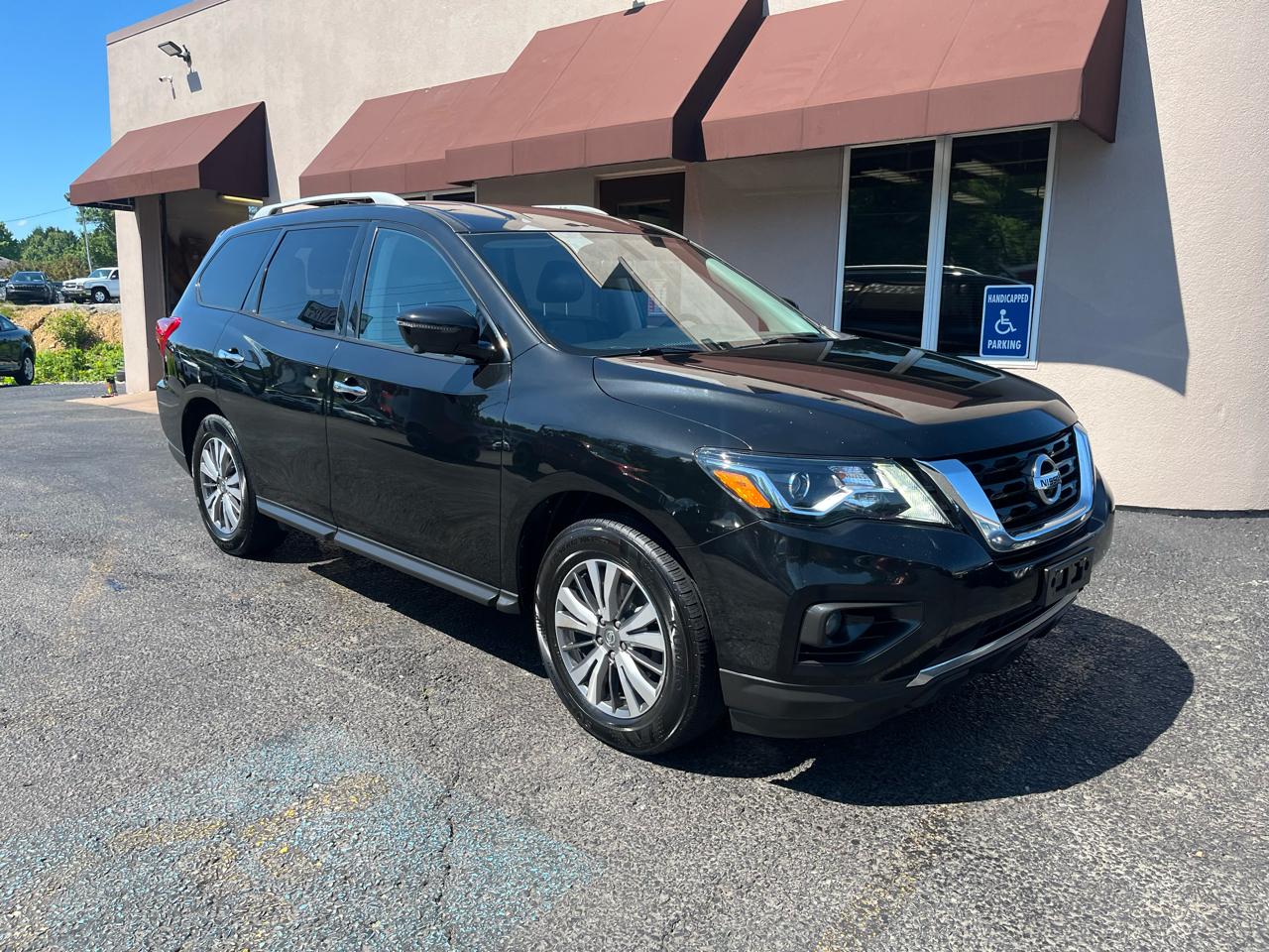 Nissan Pathfinder SL 4D SUV 4WD 2019