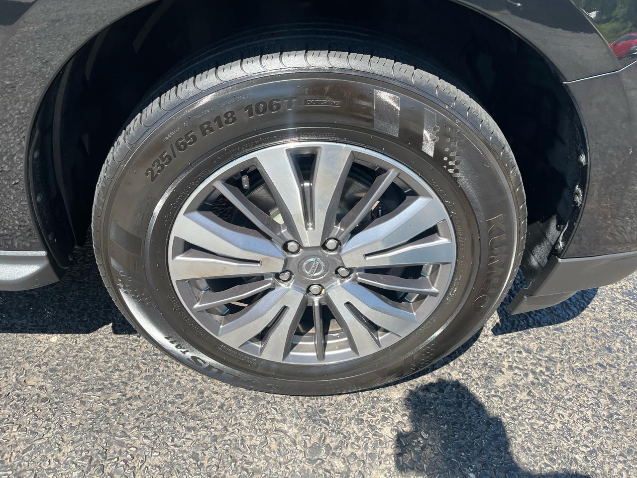 Nissan Pathfinder SL 4D SUV 4WD 2019