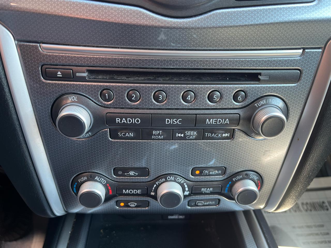 Nissan Pathfinder SL 4D SUV 4WD 2019