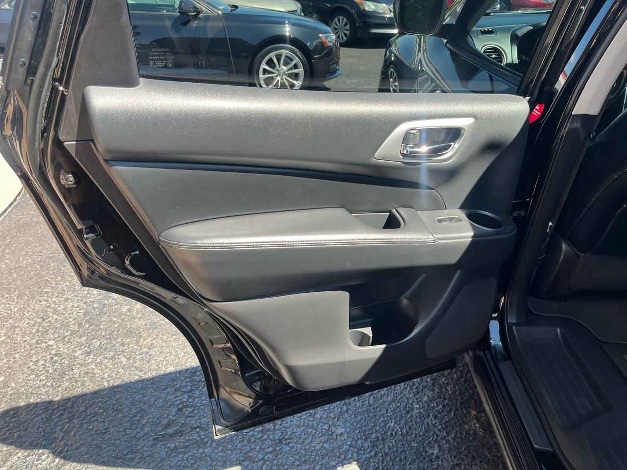 Nissan Pathfinder SL 4D SUV 4WD 2019