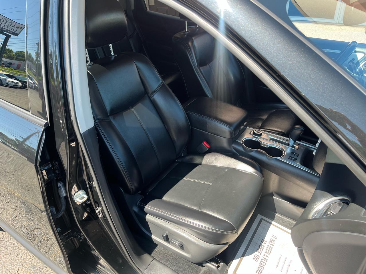 Nissan Pathfinder SL 4D SUV 4WD 2019