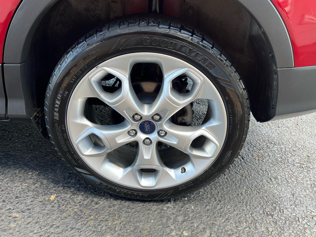Ford Escape Titanium 4WD 2014