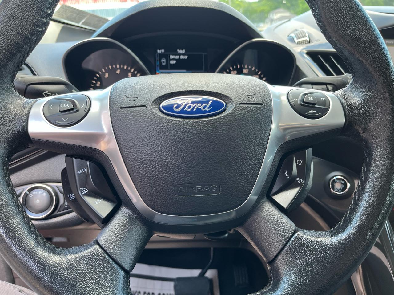 Ford Escape Titanium 4WD 2014