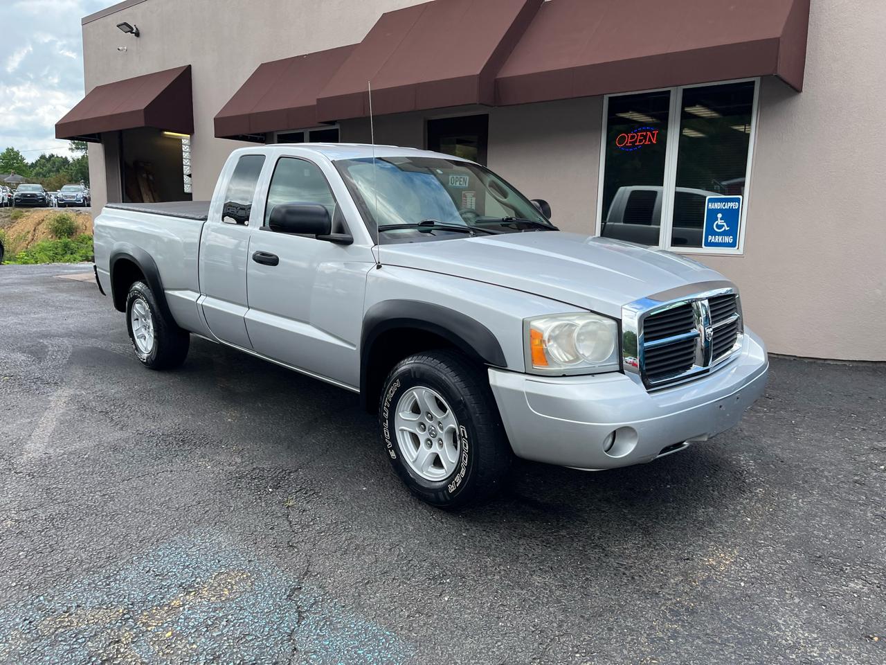 Dodge Dakota SLT Club Cab 2WD 2007