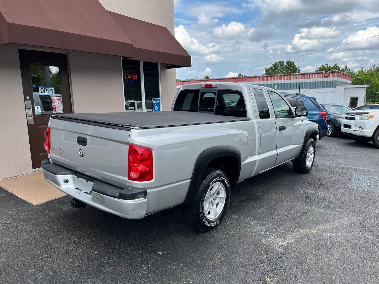 Dodge Dakota SLT Club Cab 2WD 2007