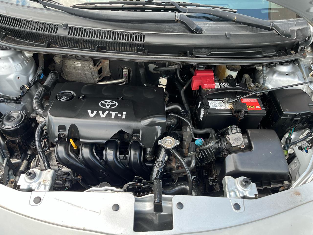 Toyota Yaris Sedan 4-Speed AT 2009
