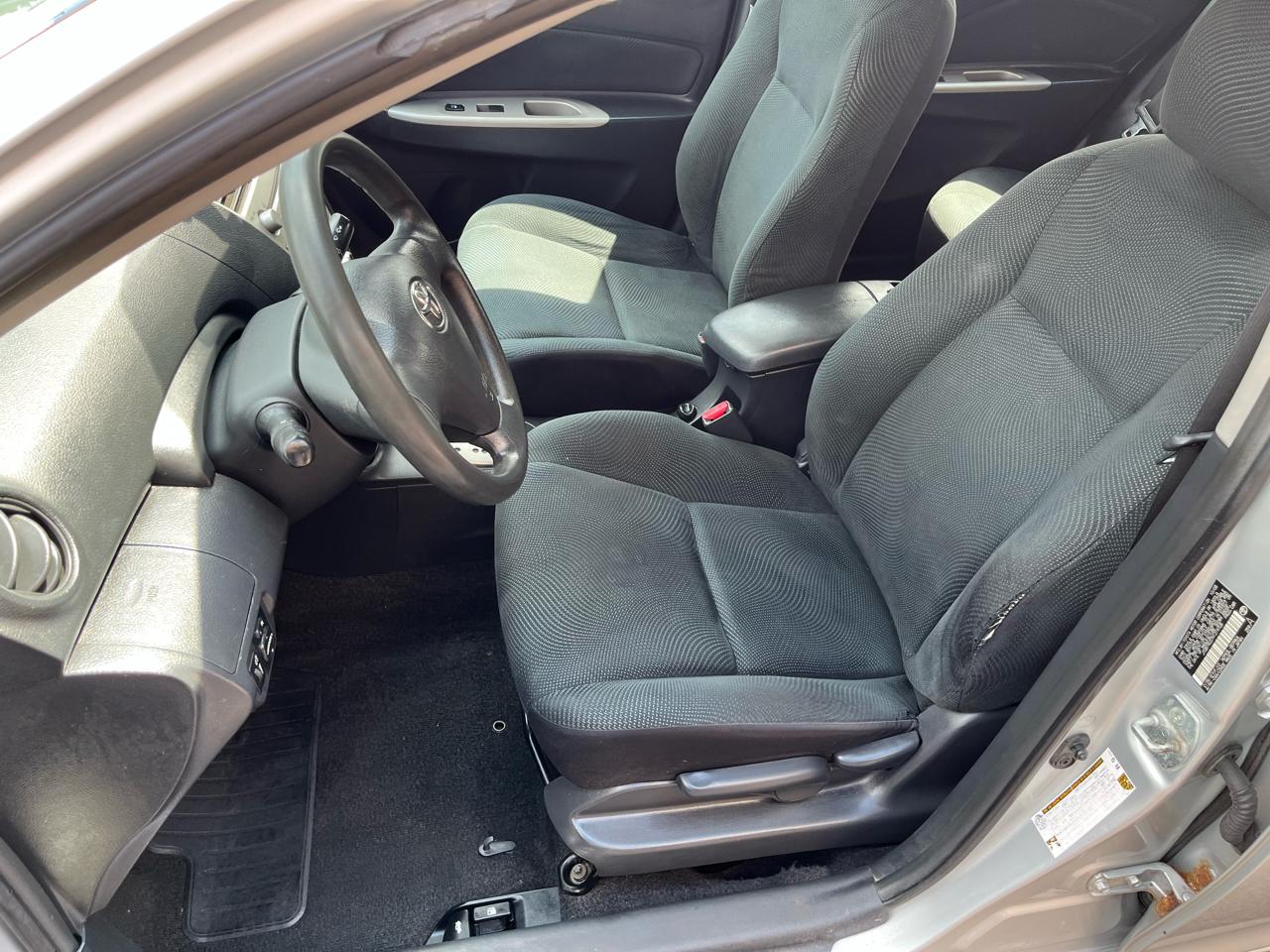 Toyota Yaris Sedan 4-Speed AT 2009