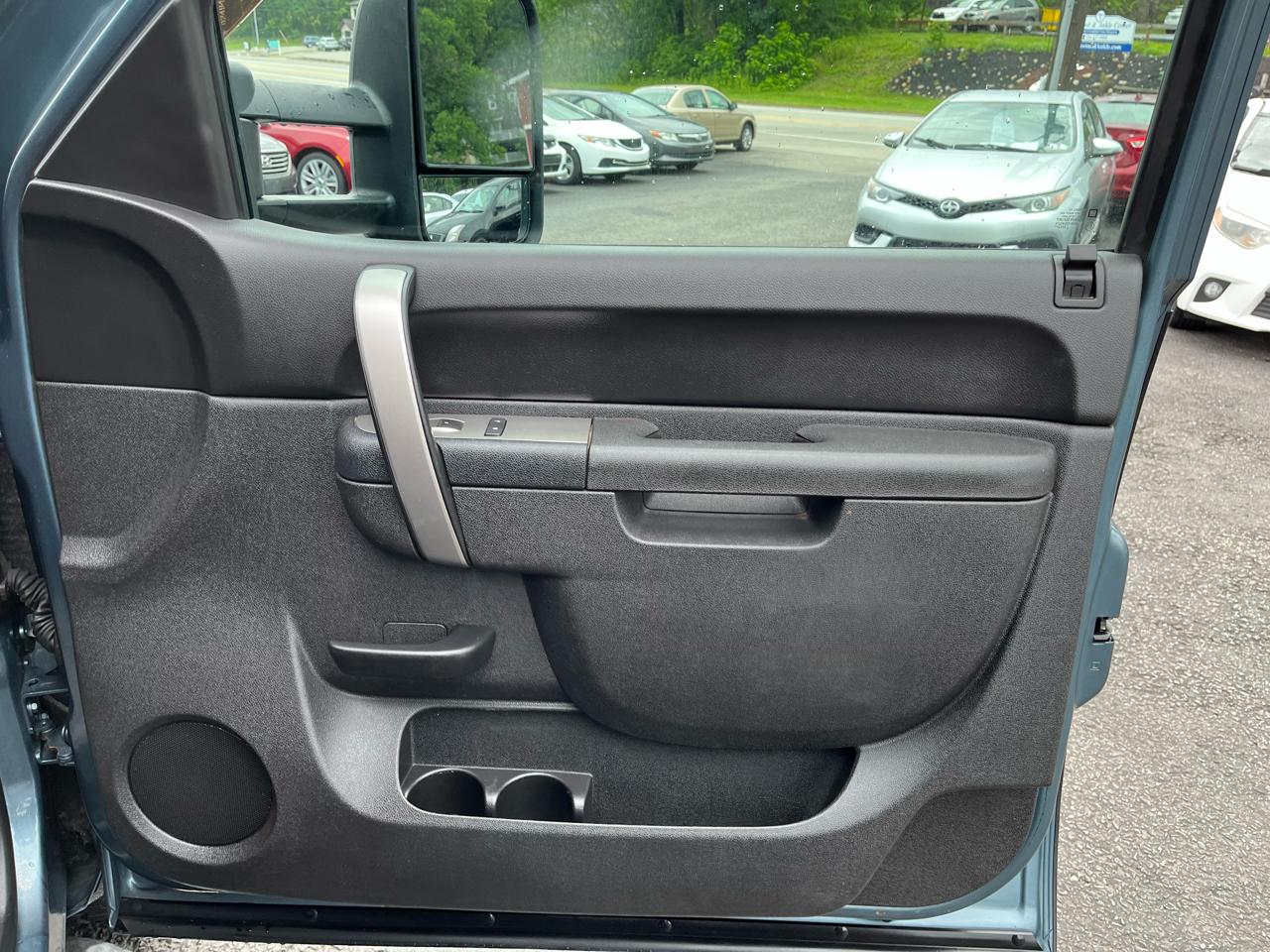 GMC Sierra 1500 SLE Crew Cab 4WD 2011