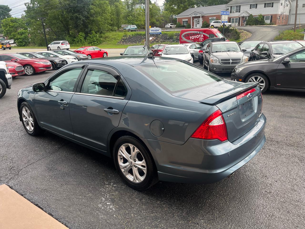 Ford Fusion SE 2012