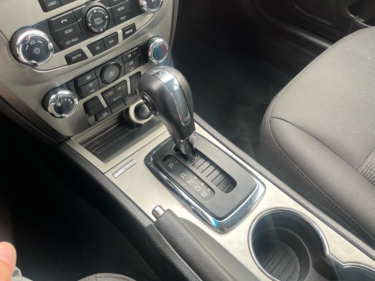 Ford Fusion SE 2012