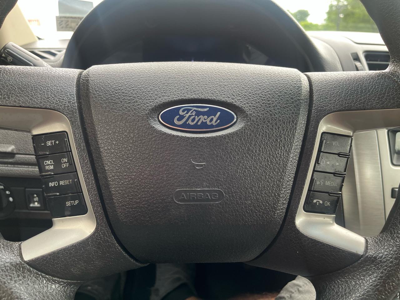 Ford Fusion SE 2012