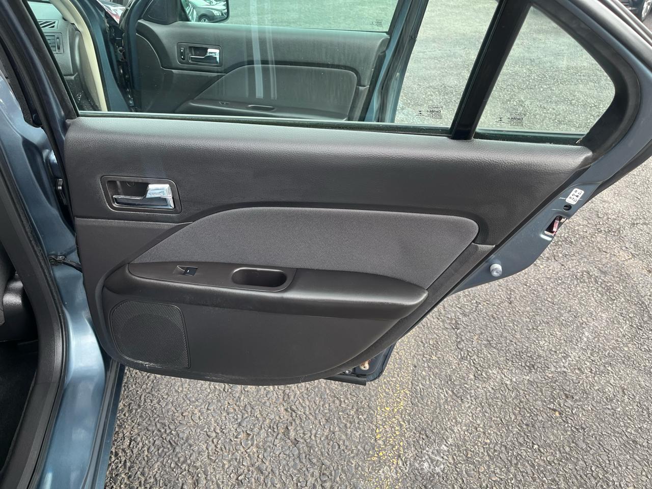 Ford Fusion SE 2012