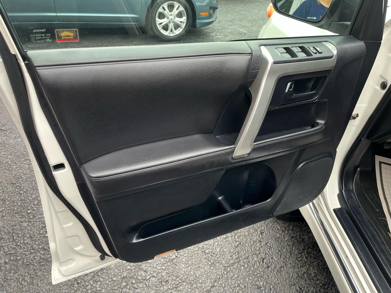Toyota 4Runner Limited 4D SUV 4X4 V6 2010
