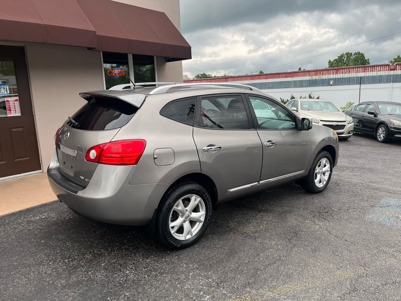 Nissan Rogue SV AWD 2011