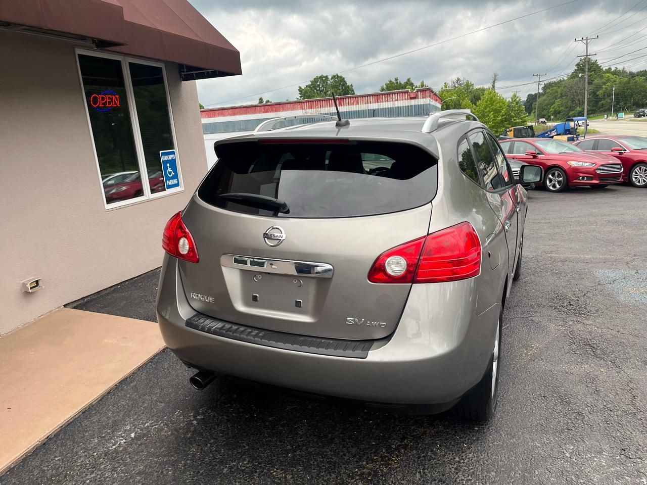 Nissan Rogue SV AWD 2011