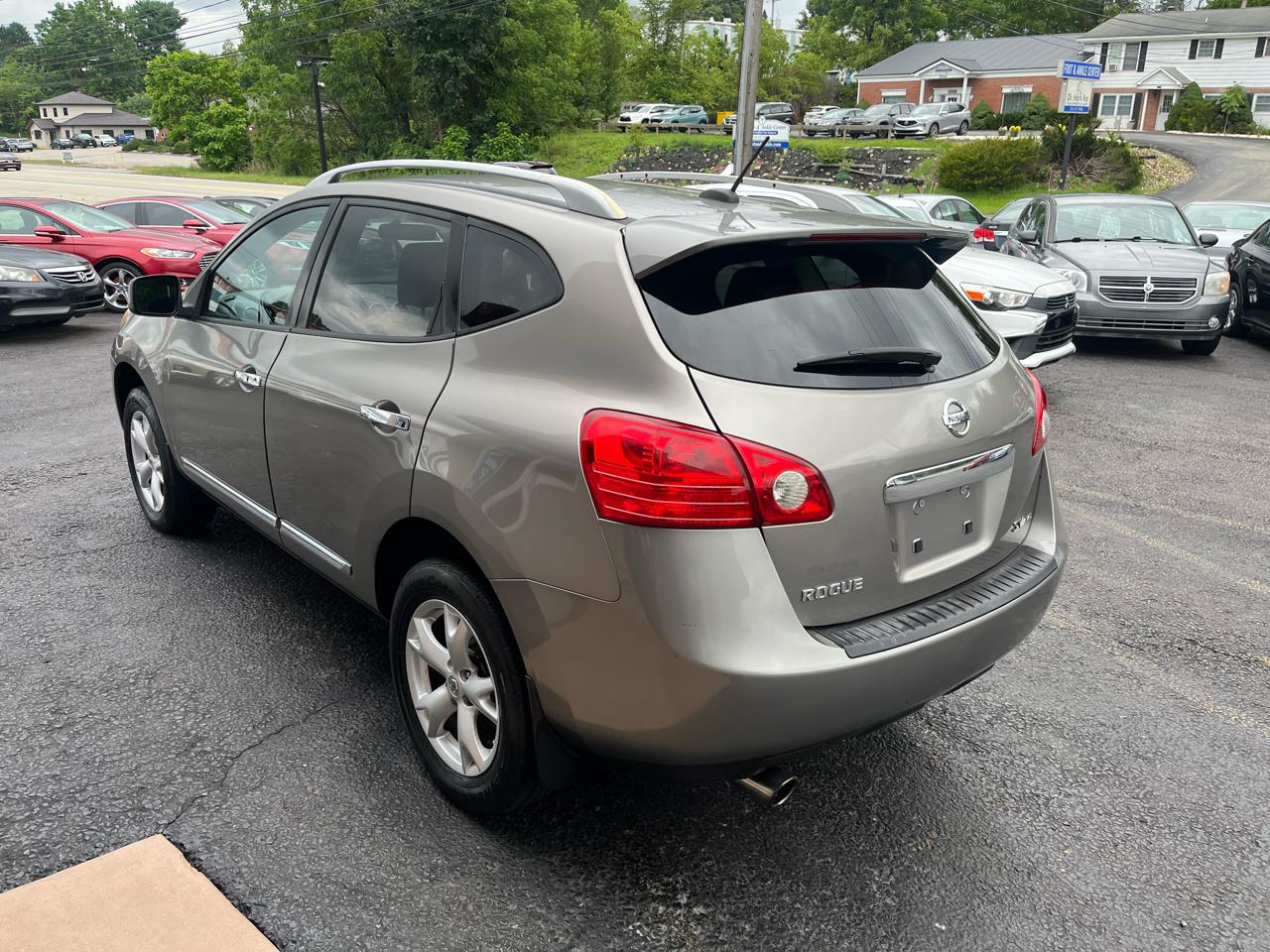 Nissan Rogue SV AWD 2011