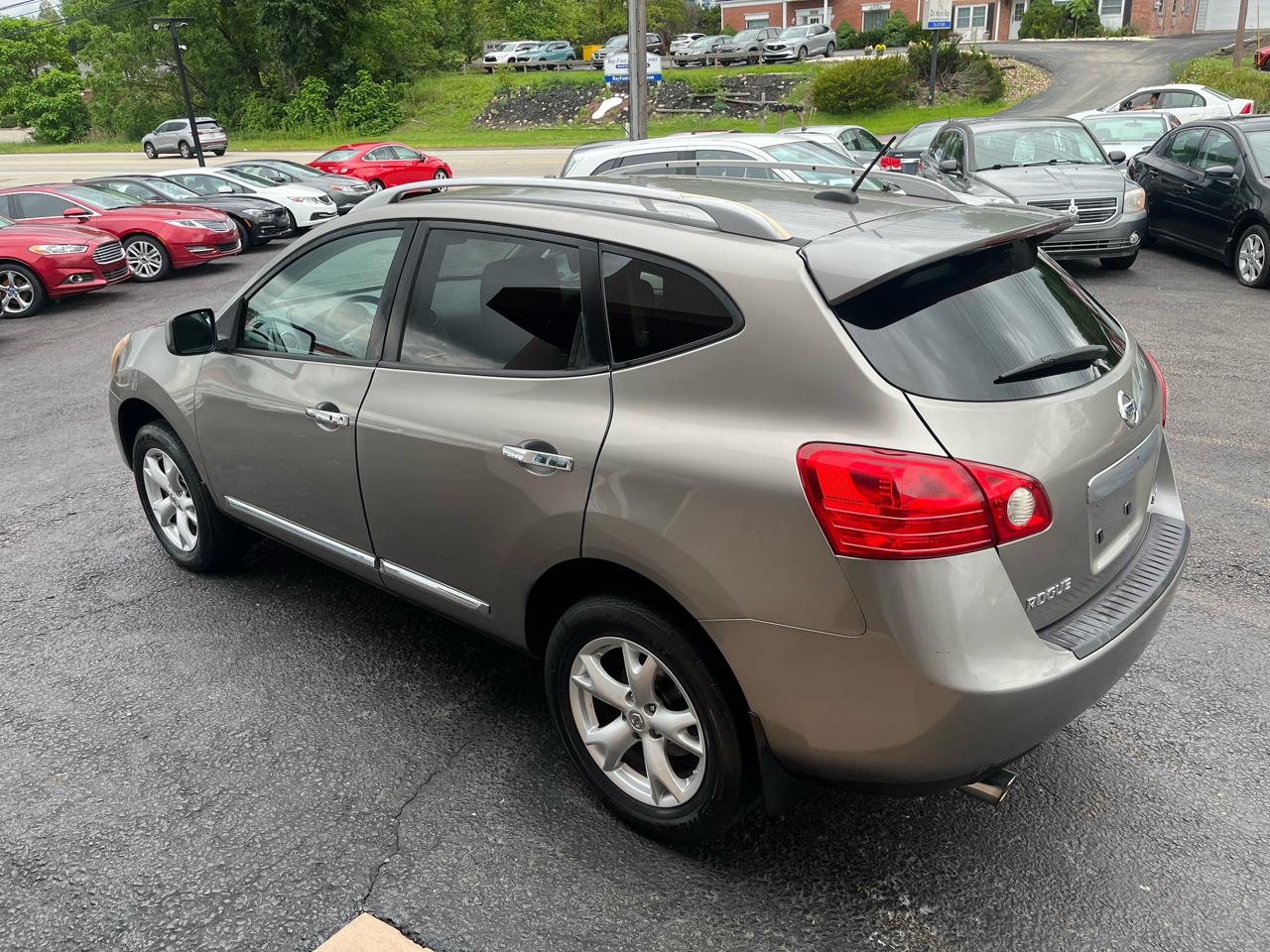 Nissan Rogue SV AWD 2011