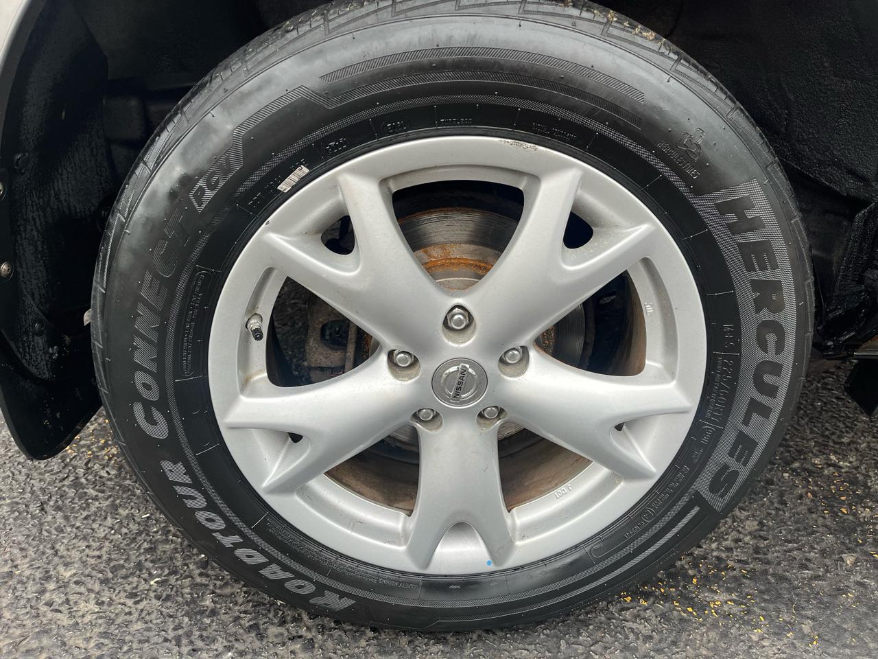 Nissan Rogue SV AWD 2011