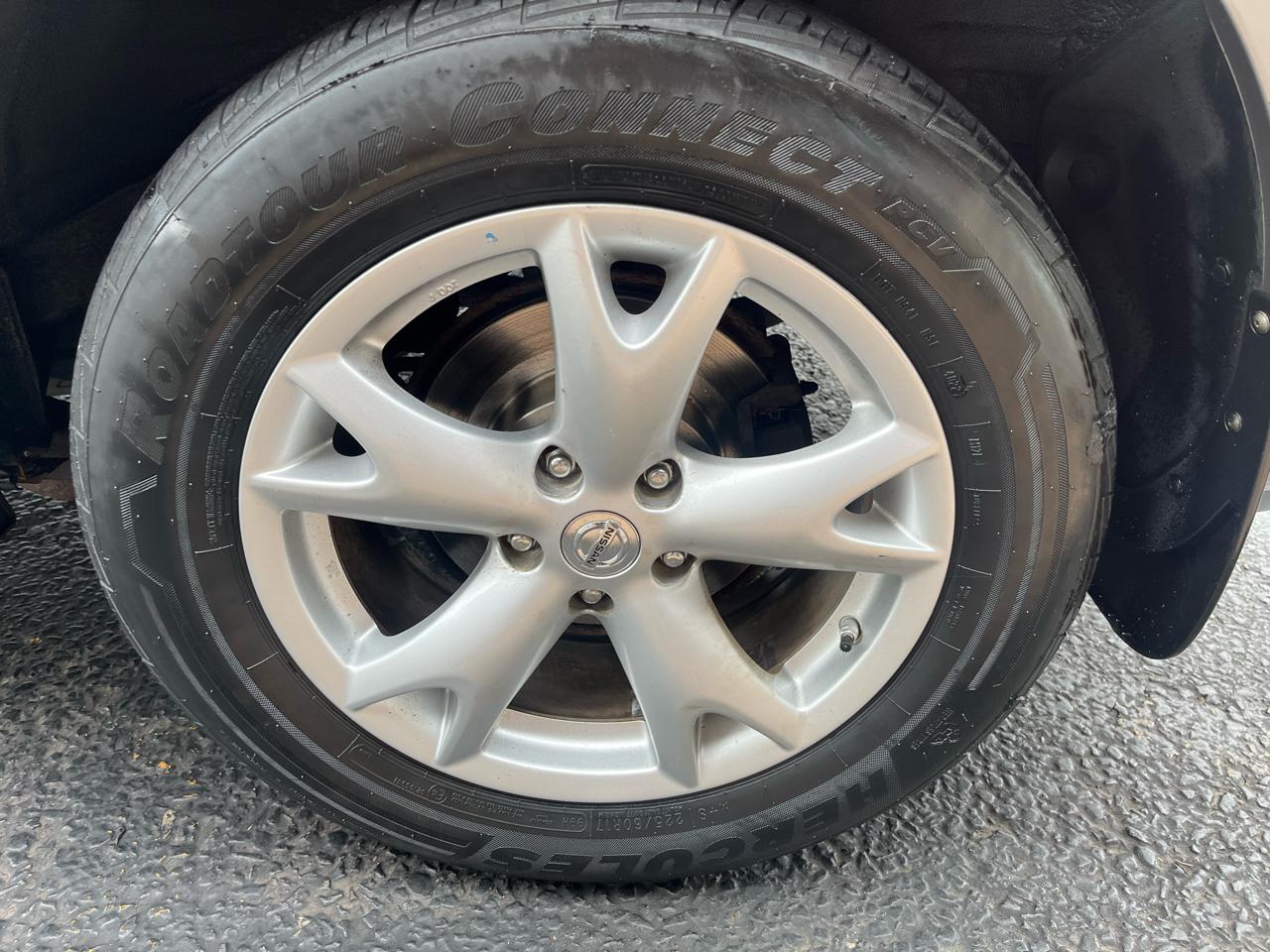 Nissan Rogue SV AWD 2011
