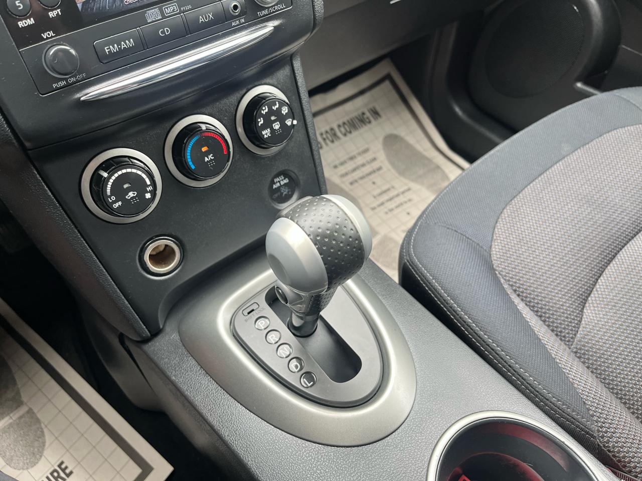 Nissan Rogue SV AWD 2011
