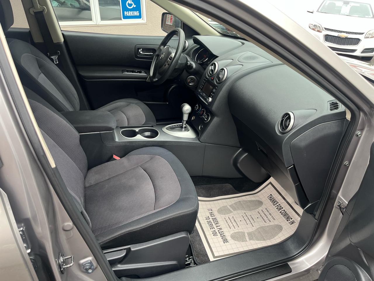 Nissan Rogue SV AWD 2011
