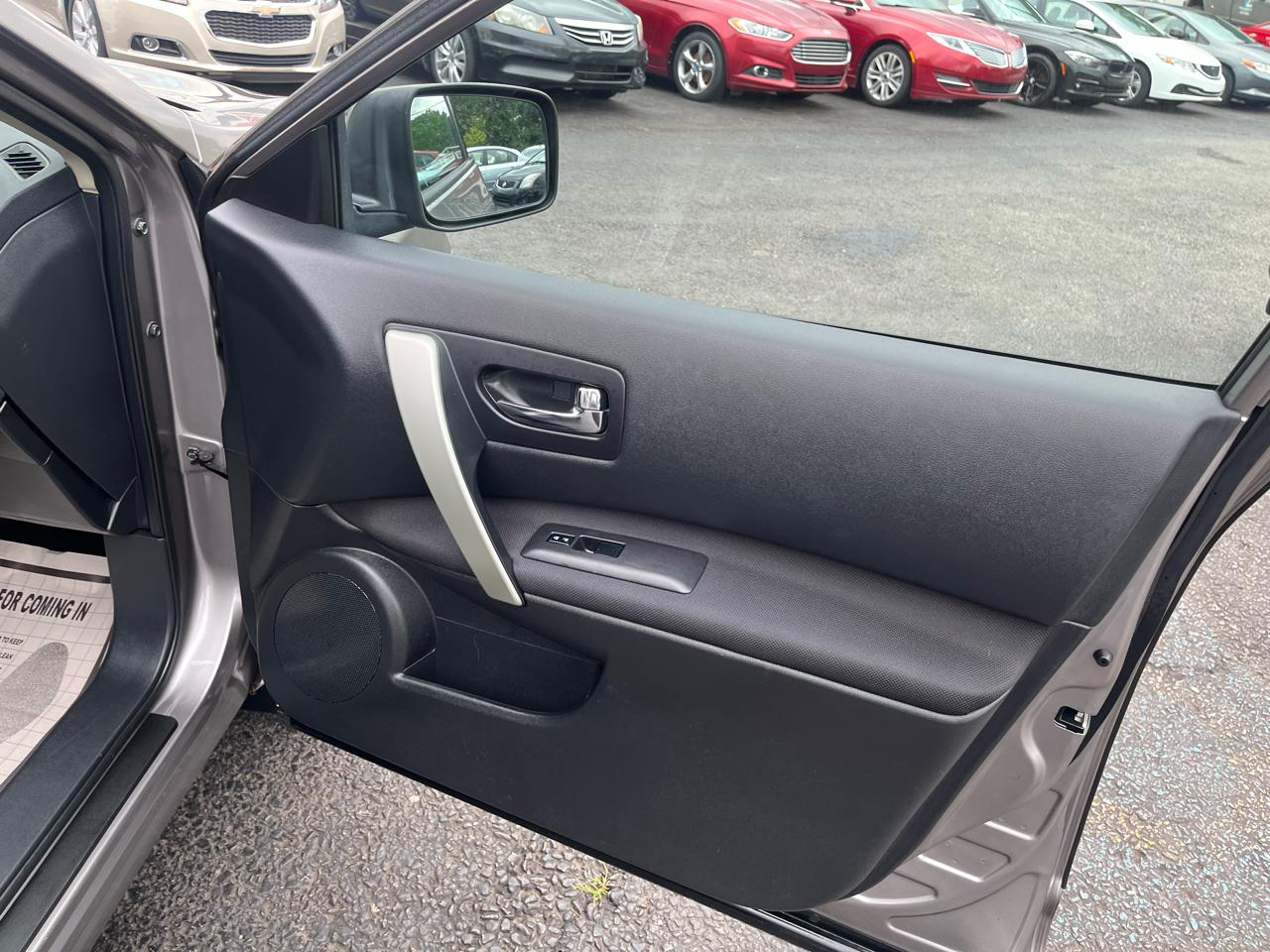 Nissan Rogue SV AWD 2011