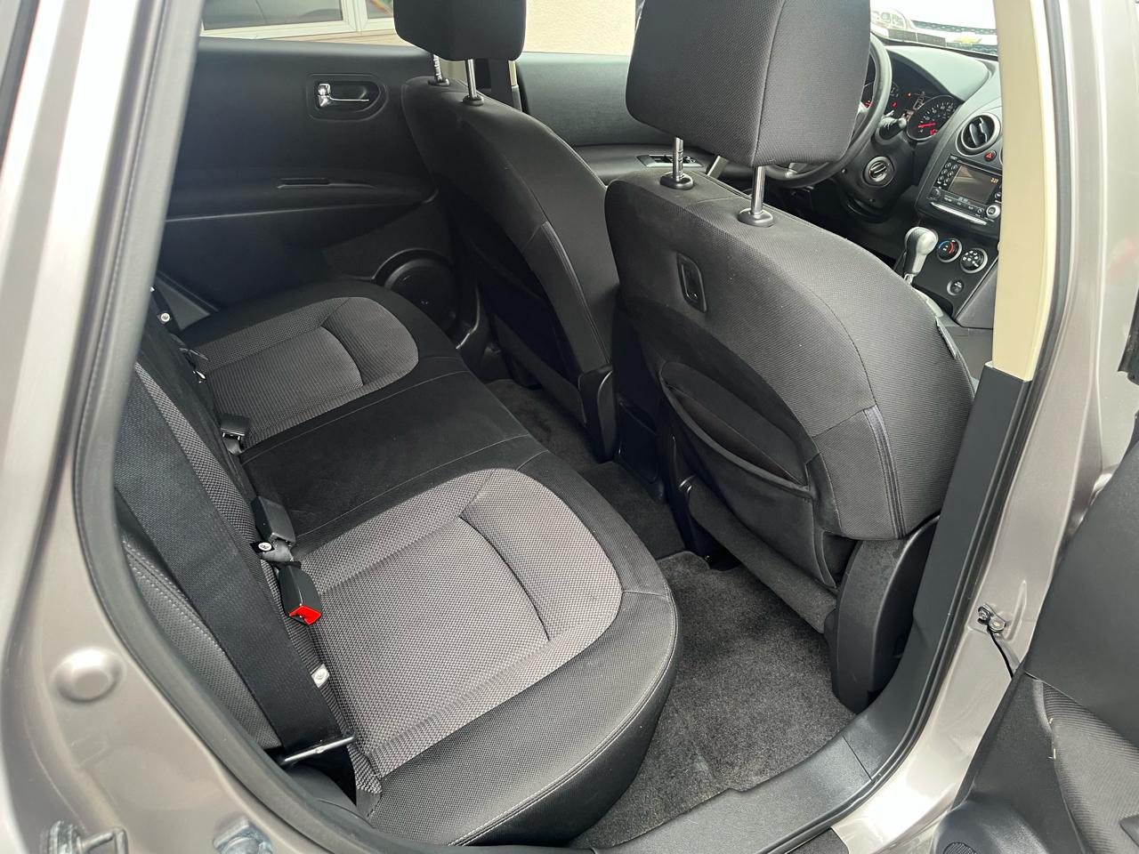 Nissan Rogue SV AWD 2011