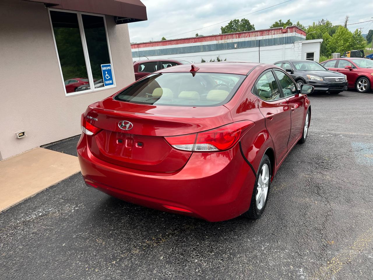 Hyundai Elantra GLS Auto 2011