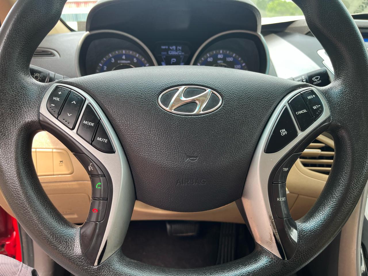 Hyundai Elantra GLS Auto 2011