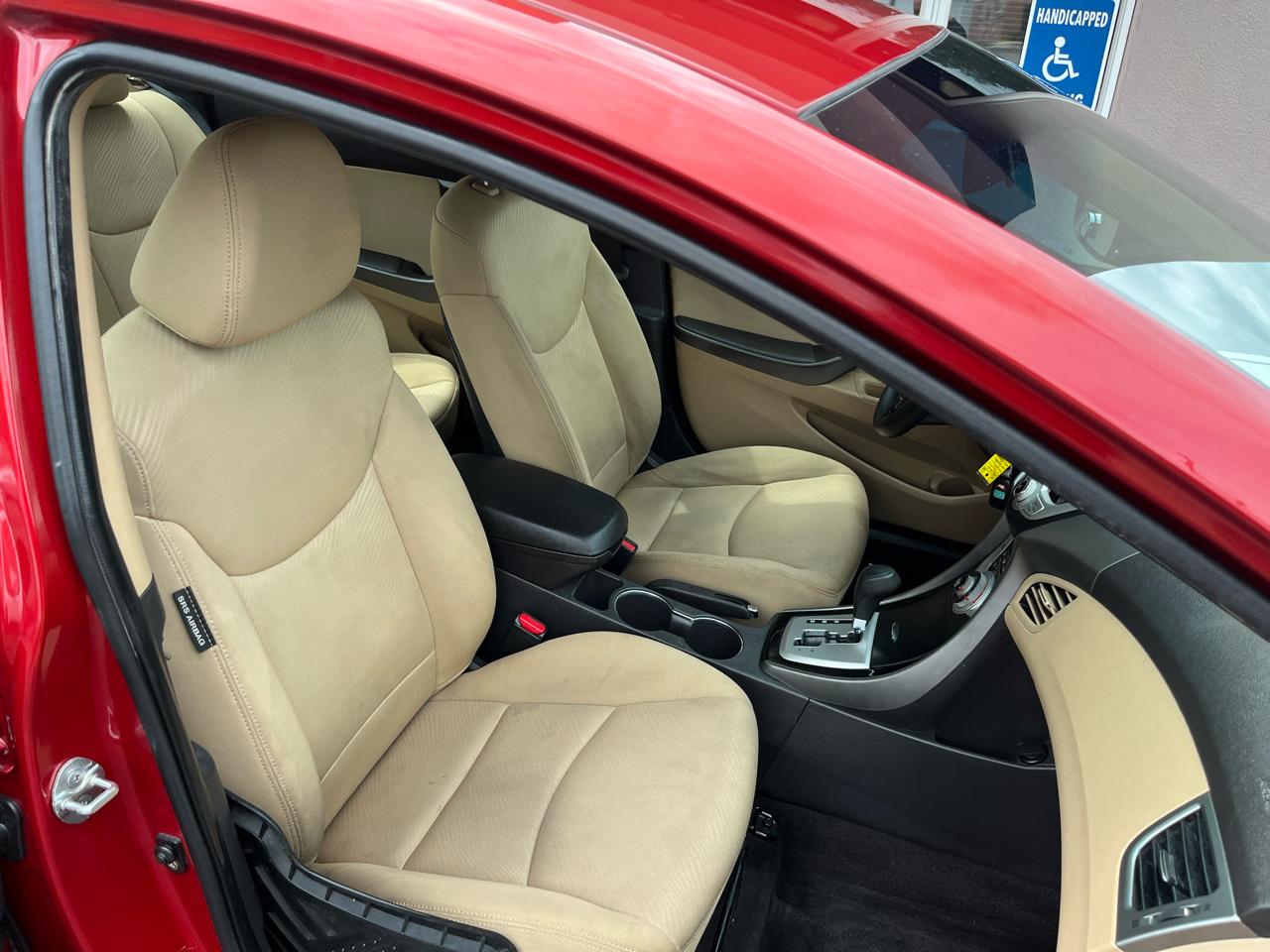Hyundai Elantra GLS Auto 2011
