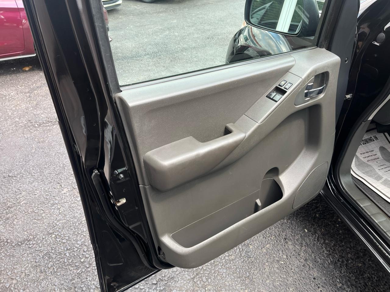 Nissan Frontier SV King Cab 4X4 V6 2014
