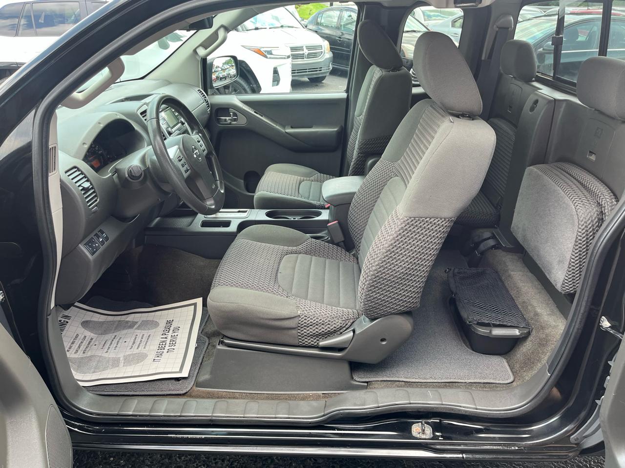 Nissan Frontier SV King Cab 4X4 V6 2014