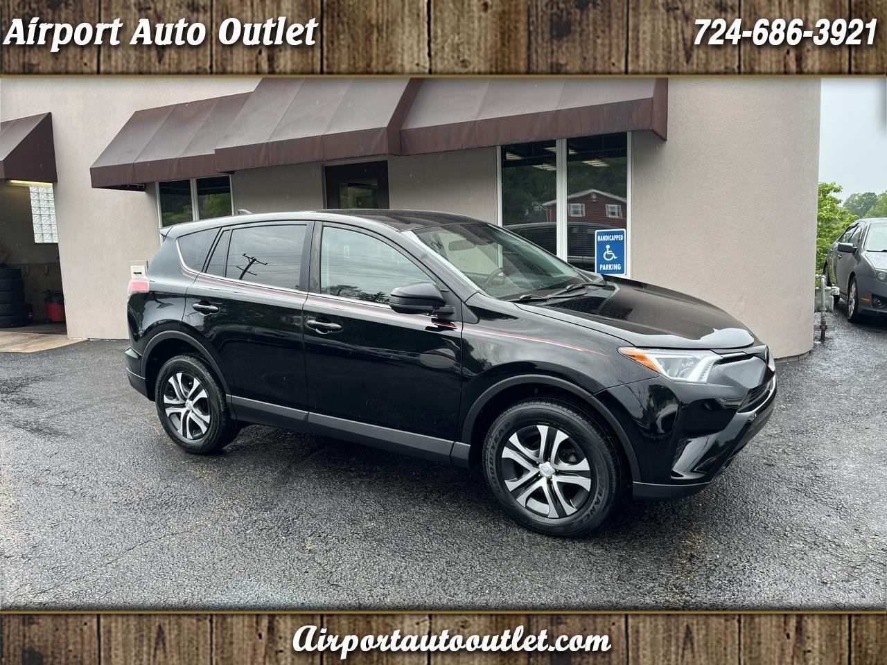 Toyota RAV4 LE AWD 2018