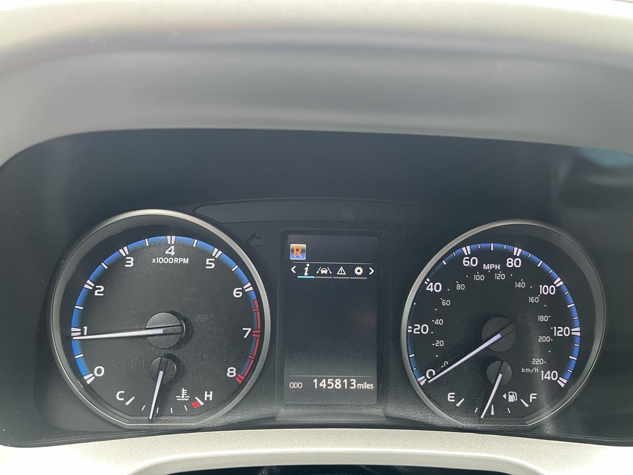 Toyota RAV4 LE AWD 2018