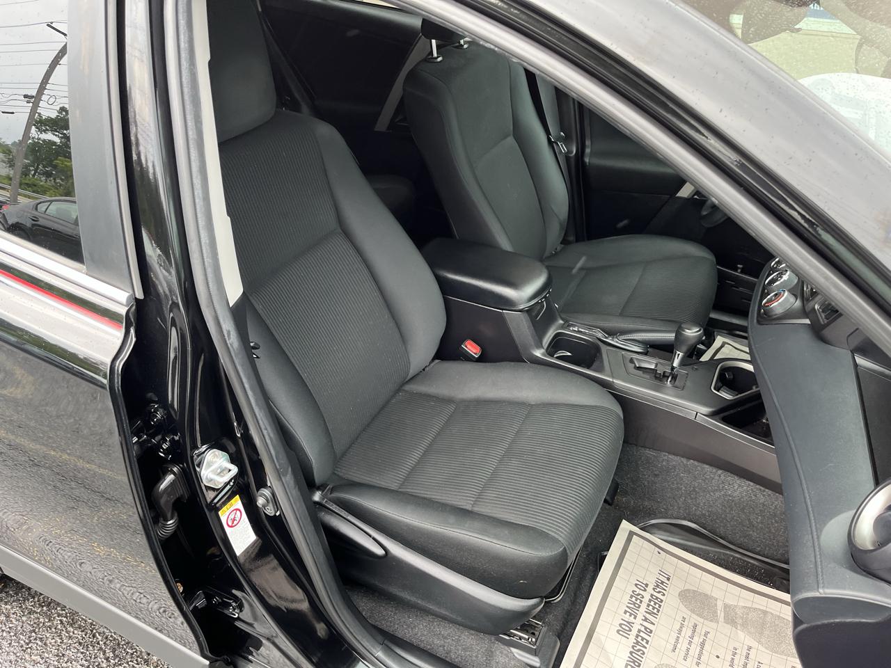 Toyota RAV4 LE AWD 2018