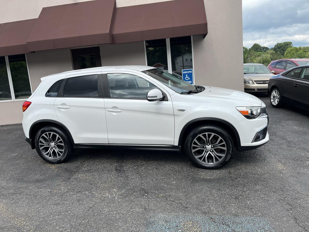 Mitsubishi Outlander Sport 2.0 ES 4WD CVT 2016