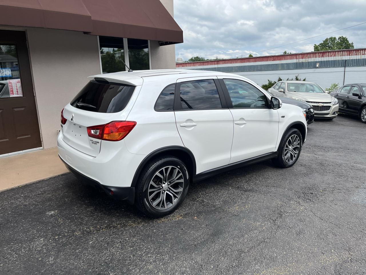 Mitsubishi Outlander Sport 2.0 ES 4WD CVT 2016