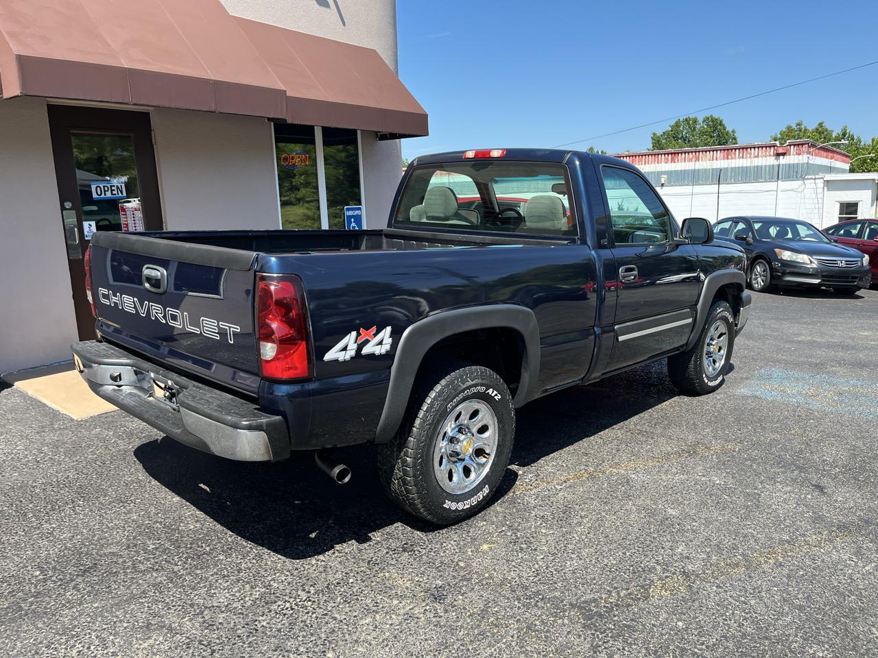 Chevrolet Silverado 1500 LS 4WD 2006