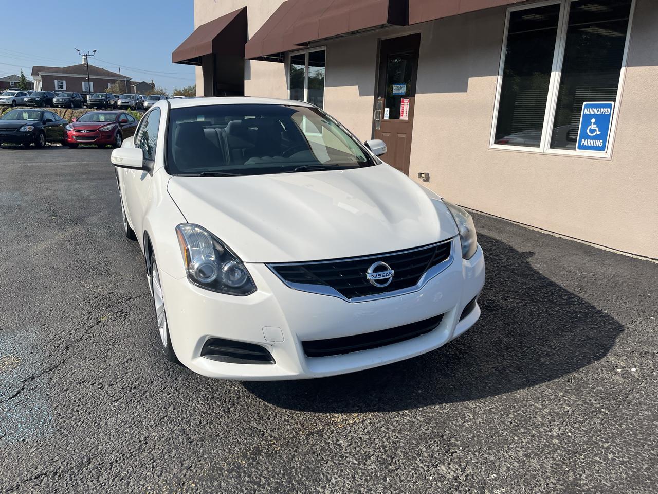 Nissan Altima 2.5 S Coupe 2012