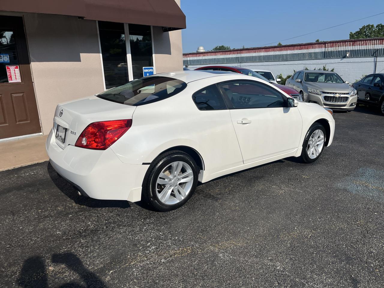 Nissan Altima 2.5 S Coupe 2012