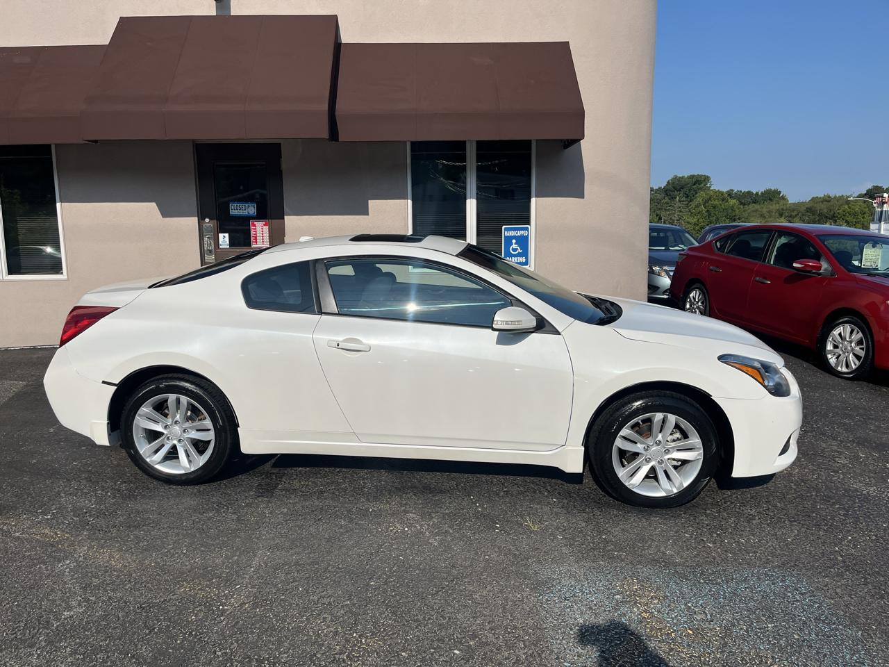 Nissan Altima 2.5 S Coupe 2012
